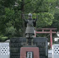 生品神社(群馬県太田市)の新田義貞像